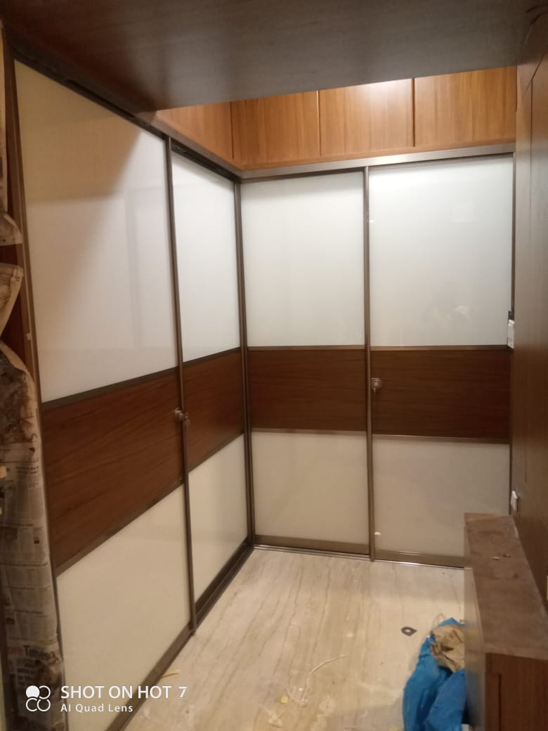 lowest-price-lacquer-glass-wardrobe-designs-in-gurgaon-gurugram-best-price-cheapest-price-glass-wardrobe-gurgaon-india